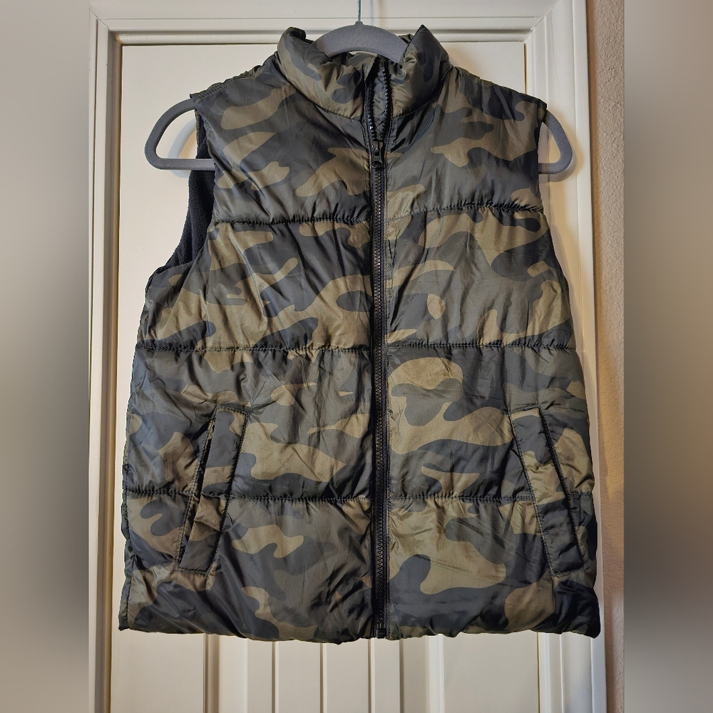 Old Navy Puffer Vest